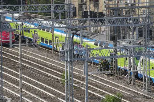 Treno bloccato sotto il sole, soccorsi i 300 passeggeri