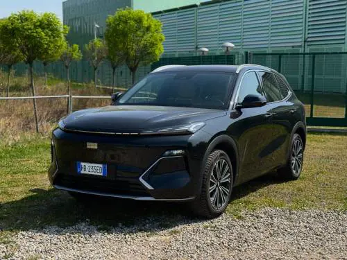 Geely Starray EM-i: il SUV ibrido cinese che parla europeo