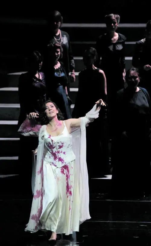 "La mia Lucia di Lammermoor sopraffatta da dolore e follia"