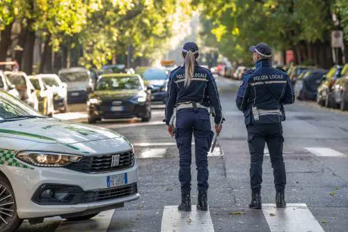 Modello Armani arrestato per botte e abusi sulla ex fidanzata