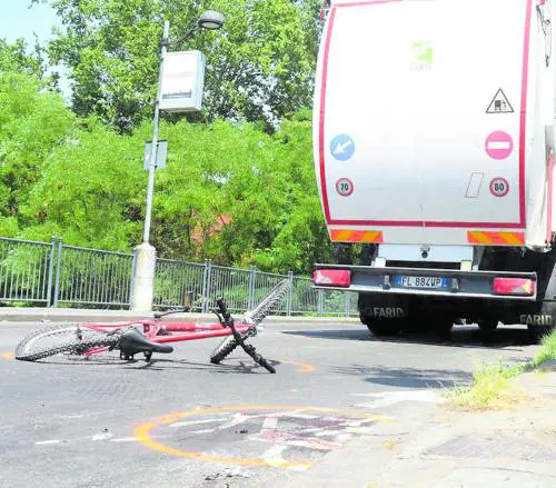 Reggio Emilia, morto 11enne. Travolto dal camion dei rifiuti