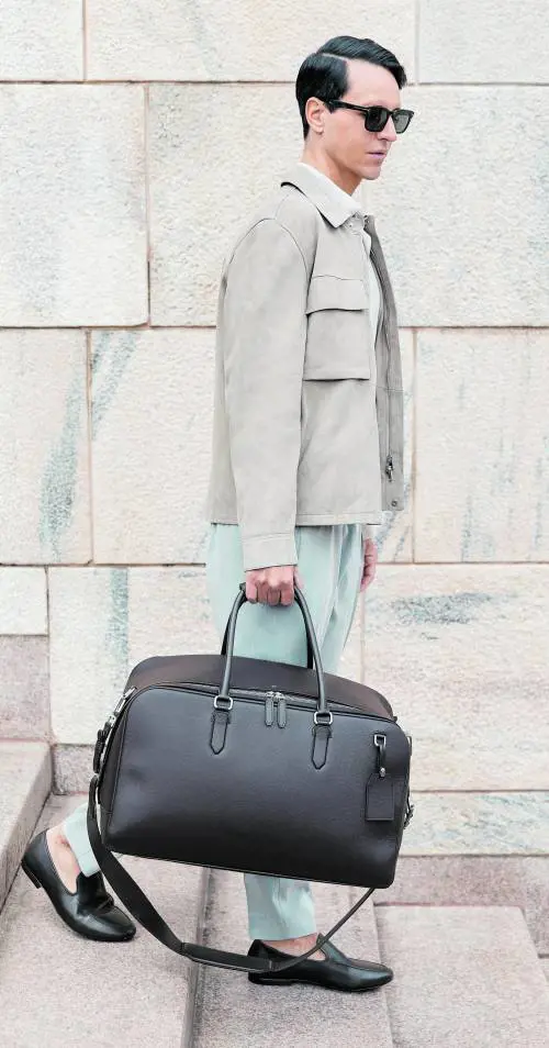 Dalla borsa al portacarte. "I 7 accessori essenziali della prima collezione 1900"