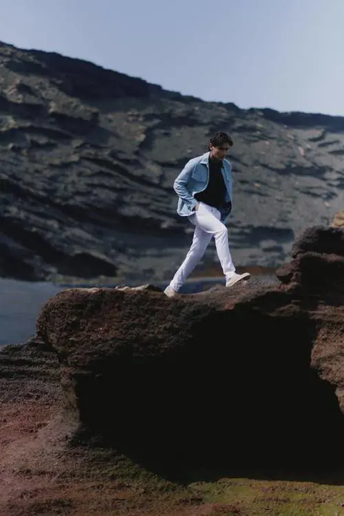 Pantaloni con elastico e giacche con zip. L'eleganza Pescarolo si libera dalle rigidità