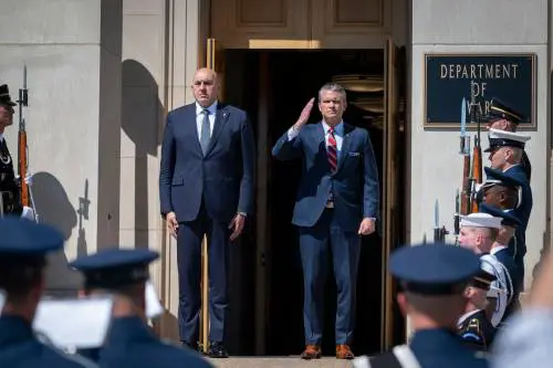 Crosetto da Hegseth a Washington. "Italia e Usa sempre fianco a fianco"
