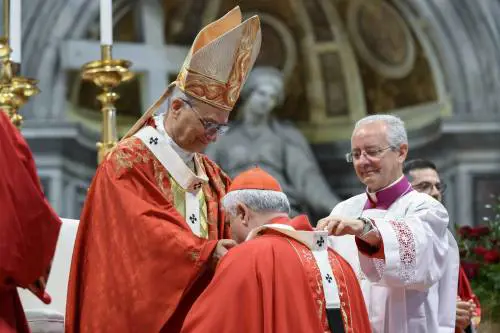 Sfida tra Papa e lefebvriani "Stop o è scisma". "Rifletta" 