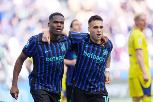 Festa scudetto a San Siro: l’Inter pareggia 1-1 contro il Verona