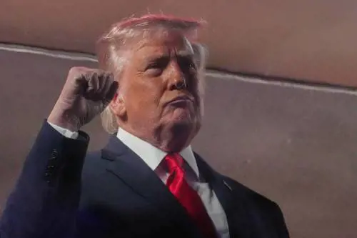 Il rebus della pace, i dissidenti del Gop e il voto in vista: Trump è nervoso (e adesso cerca il cambio di passo)