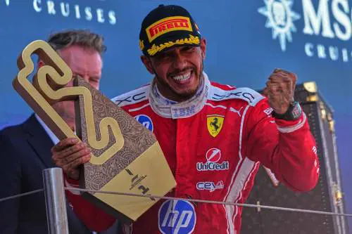 Le regole, l'alfiere, l'ingegnere e l'amore. Così Lewis ha smesso di sentirsi vecchio