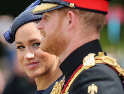 L'esperto: "Meghan è furiosa con la regina. Voleva un divorzio parziale"