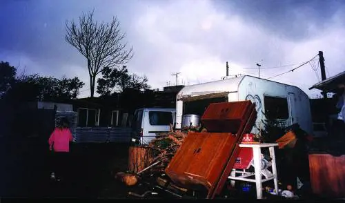 E il popolo di Brera «sfratta» i vu cumprà