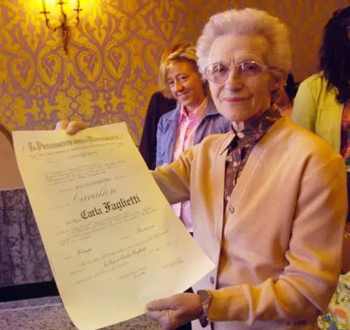 La città oggi si mobilita per lAfrica