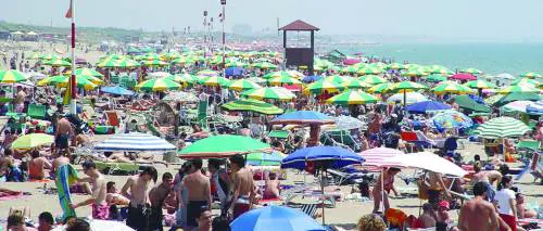 Nel rush finale il dibattito investe anche la legge sullaborto