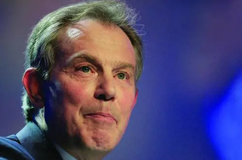 Bimbo muore a Disneyland durante un volo simulato