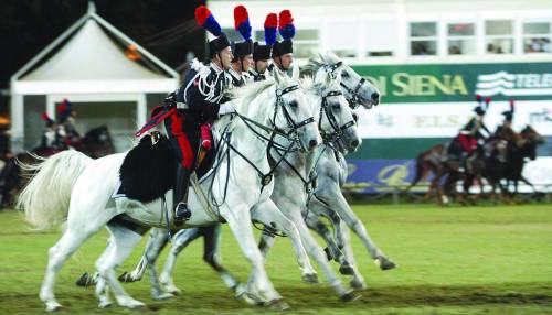Stasera il carosello dei carabinieri a cavallo