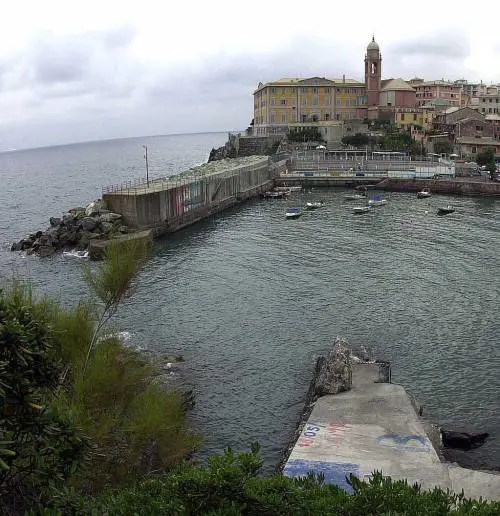 Cemento in mare per fermare la sabbia
