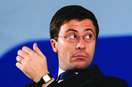 Bocchino: «Scelta coraggiosa La base è più laica dei vertici»