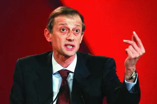 Mezza Genova con Preziosi dal magistrato