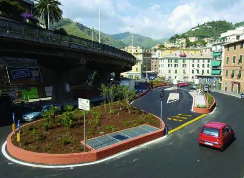 «Troppi i pullman nel centro»