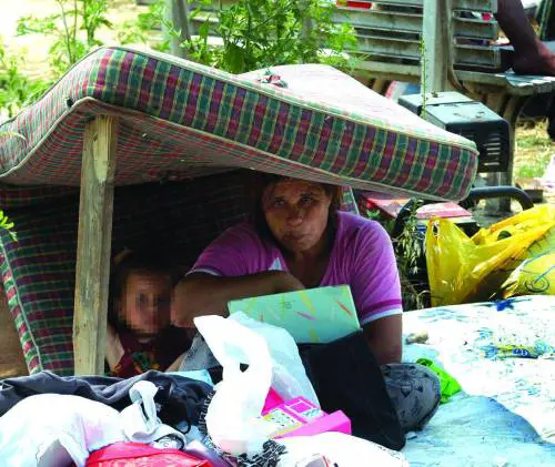 «Penati di giorno espelle i rom, di notte li aiuta»