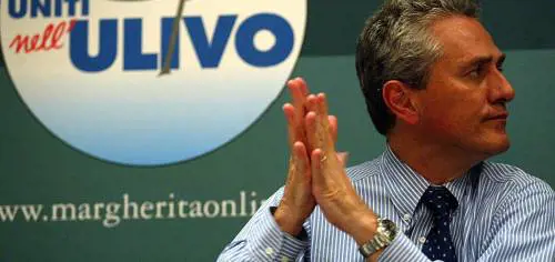 Rapinavano banche e uffici postali: unimpronta digitale tradisce 5 banditi