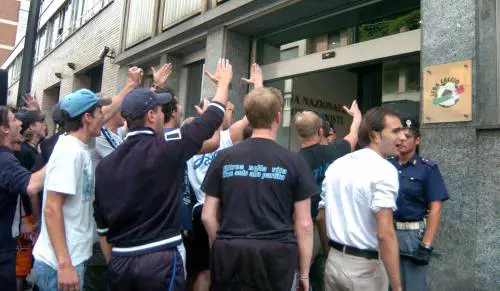 «Gli anziani assediati dagli zingari truffatori»