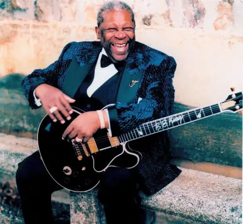 Ucciso a coltellate, si scava nel passato della vittima