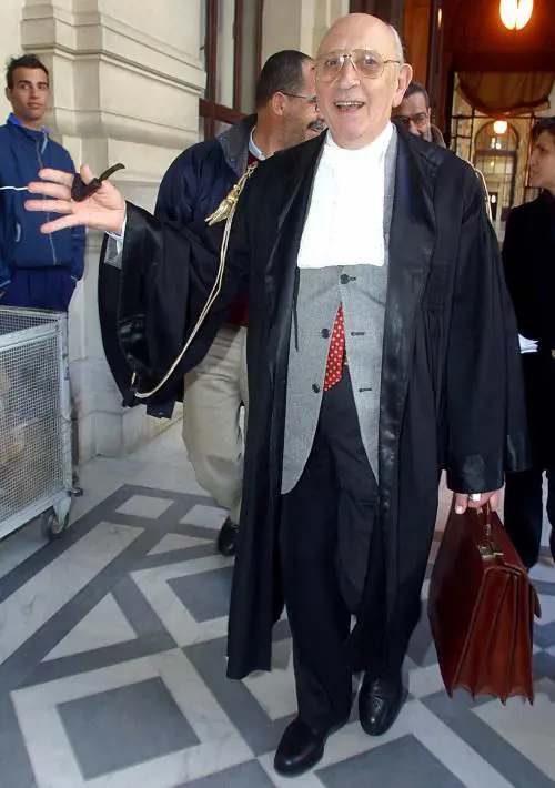 I fantasmi dei cowboy cavalcano ancora tra canyon e città morte