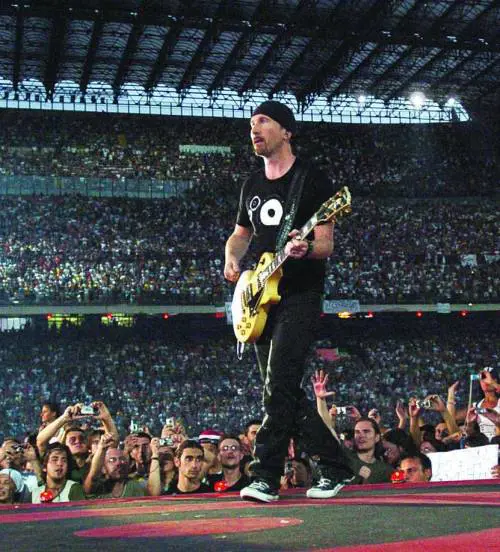 «Dovete bocciare nostra figlia non ha meritato la promozione»