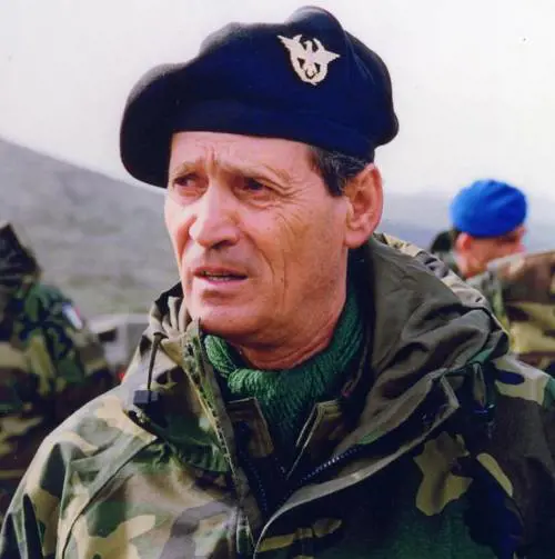 Il questore Scarpis: «Controlli massicci per stazioni, mezzi e obbiettivi più a rischio. La paura è sciocca, tuttavia dobbiamo rendere la vita difficile ai terroristi» Ferragosto blindato, ma senza dare nellocchio Il prefetto Ferrante: «La sicurezz