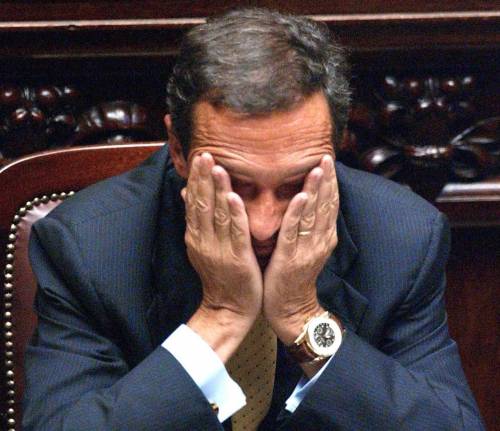 Evaso dai domiciliari rapina un supermarket