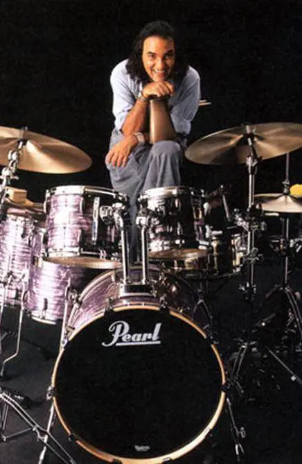 La paura di volare «paralizza» 400 turisti