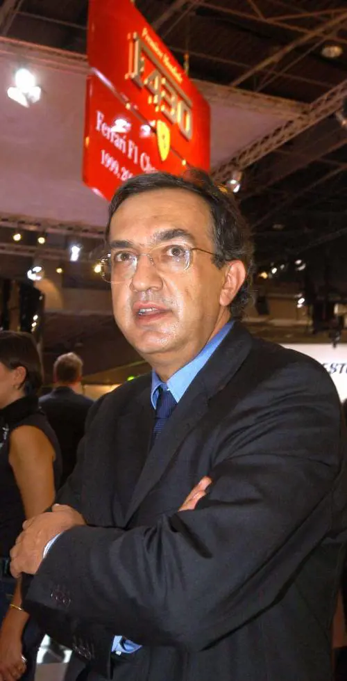 Cade cornicione negli uffici comunali di Porta Romana