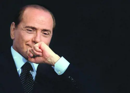 Al Comune di Napoli arriva la Finanza: troppi vigili in ufficio