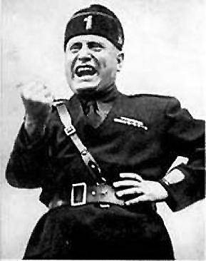 Tre volumi  per discutere su Mussolini