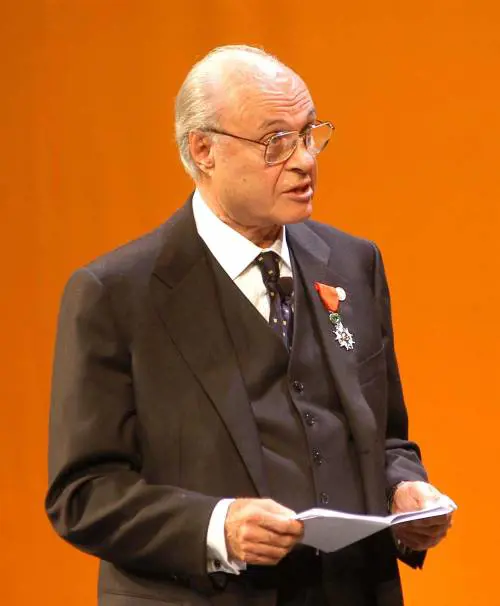 Malviventi fuggono in moto e sparano contro i carabinieri