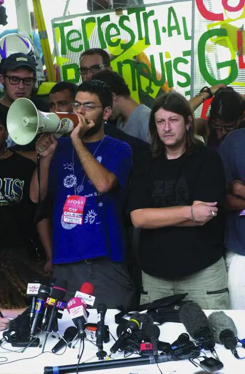 Tank inglesi liberano connazionali in Irak