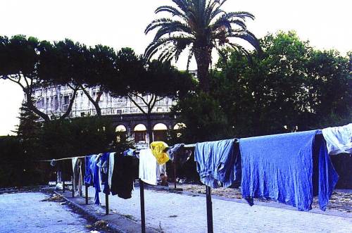 Gli ultrà delle unioni gay tolgono la parola a Ruini
