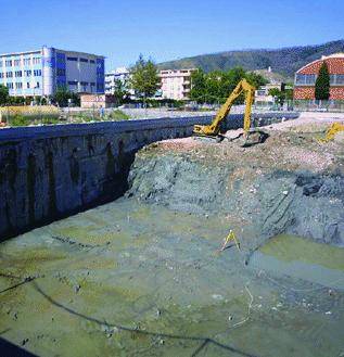 Case abusive nel cantiere aperto