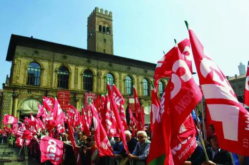 Una grande torta per il premier alla festa di D&G