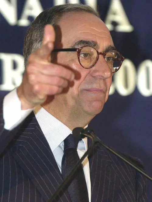 Macalli difende Carraro:  mille euro per i cori anti Figc