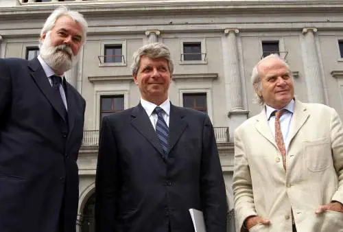 Spie,  telescopi e litigi in banchina Tutti vogliono i segreti svizzeri