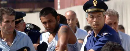 Rossi Stuart tamponato in moto: è grave