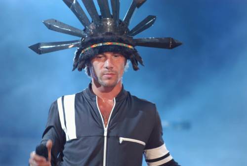 «L’isola» vola grazie agli amori distrutti