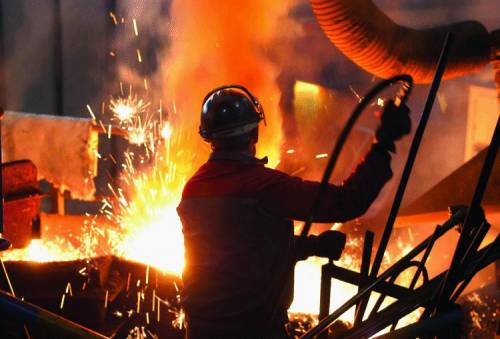 La rivolta accende il fuoco in tutta la Francia