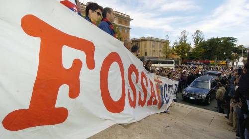 I tifosi pagano anche il funerale per far sentire il Prof allo stadio