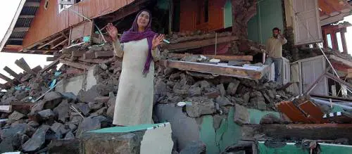 Bidello muore dinfarto per salvare le auto