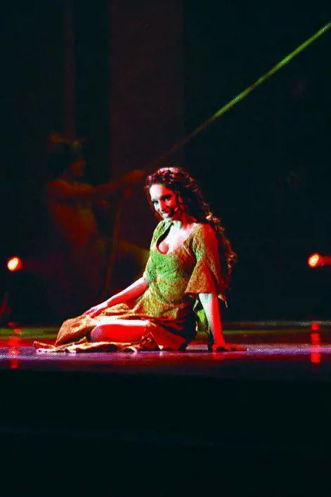 Sulla scena non contraccambia ma nella vita è innamorata di Quasimodo