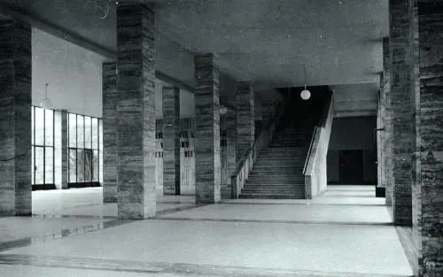 In pieno allarme sicurezza aveva 13 poliziotti come autisti