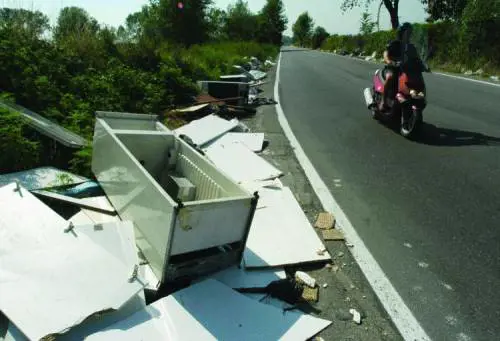 Ceriale, una task force farà la «ronda di notte» contro i rifiuti abusivi