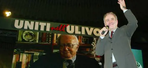 Il centrodestra sallarga  e sigla il patto di fine legislatura